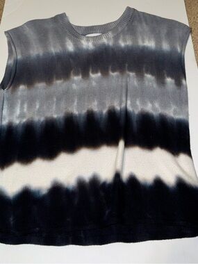 Evereve Black, Gray & White Sleeveless Tie-Dye Tank